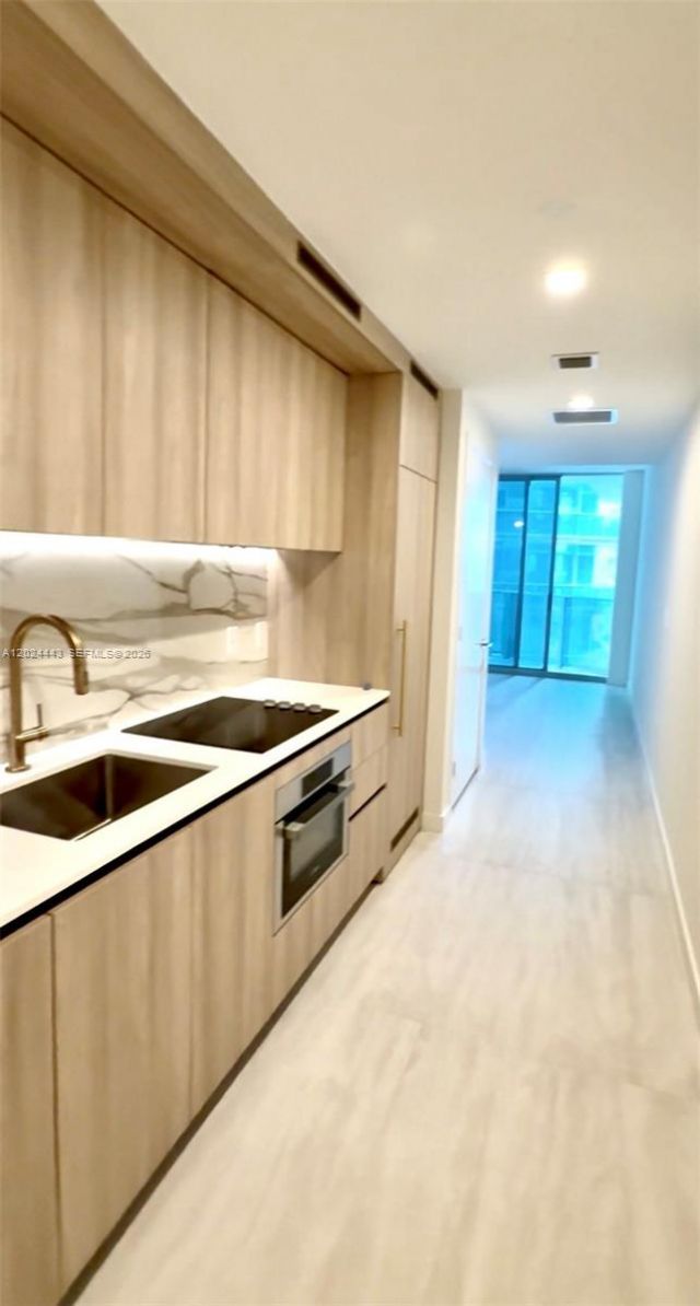 77 SE 5th St , Unit 2305, Miami, FL 33131 Photo