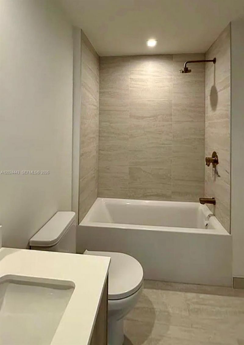 77 SE 5th St , Unit 2305, Miami, FL 33131 Photo