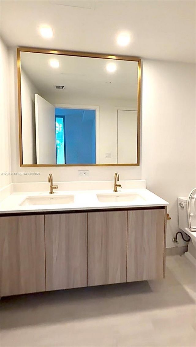 77 SE 5th St , Unit 2305, Miami, FL 33131 Photo