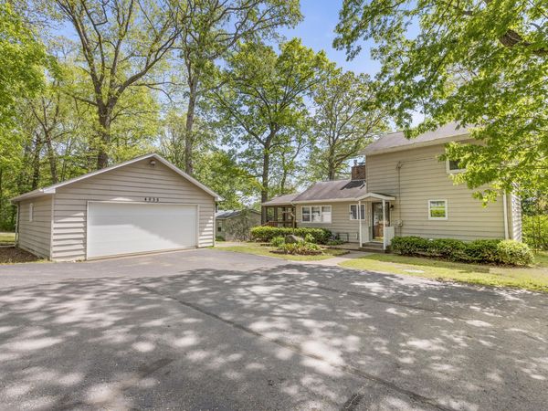 4035 Oak Park Drive, Osseo, MI 49266