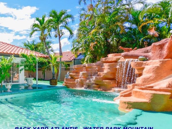 2900 NW 25th Way, Boca Raton, FL 33434