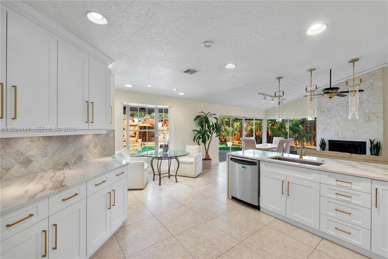 2900 NW 25th Way, Boca Raton, FL 33434 Photo