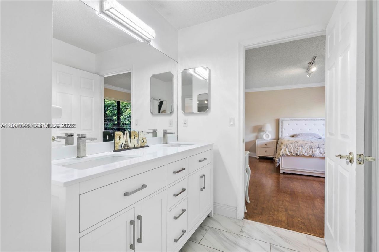 2900 NW 25th Way, Boca Raton, FL 33434 Photo