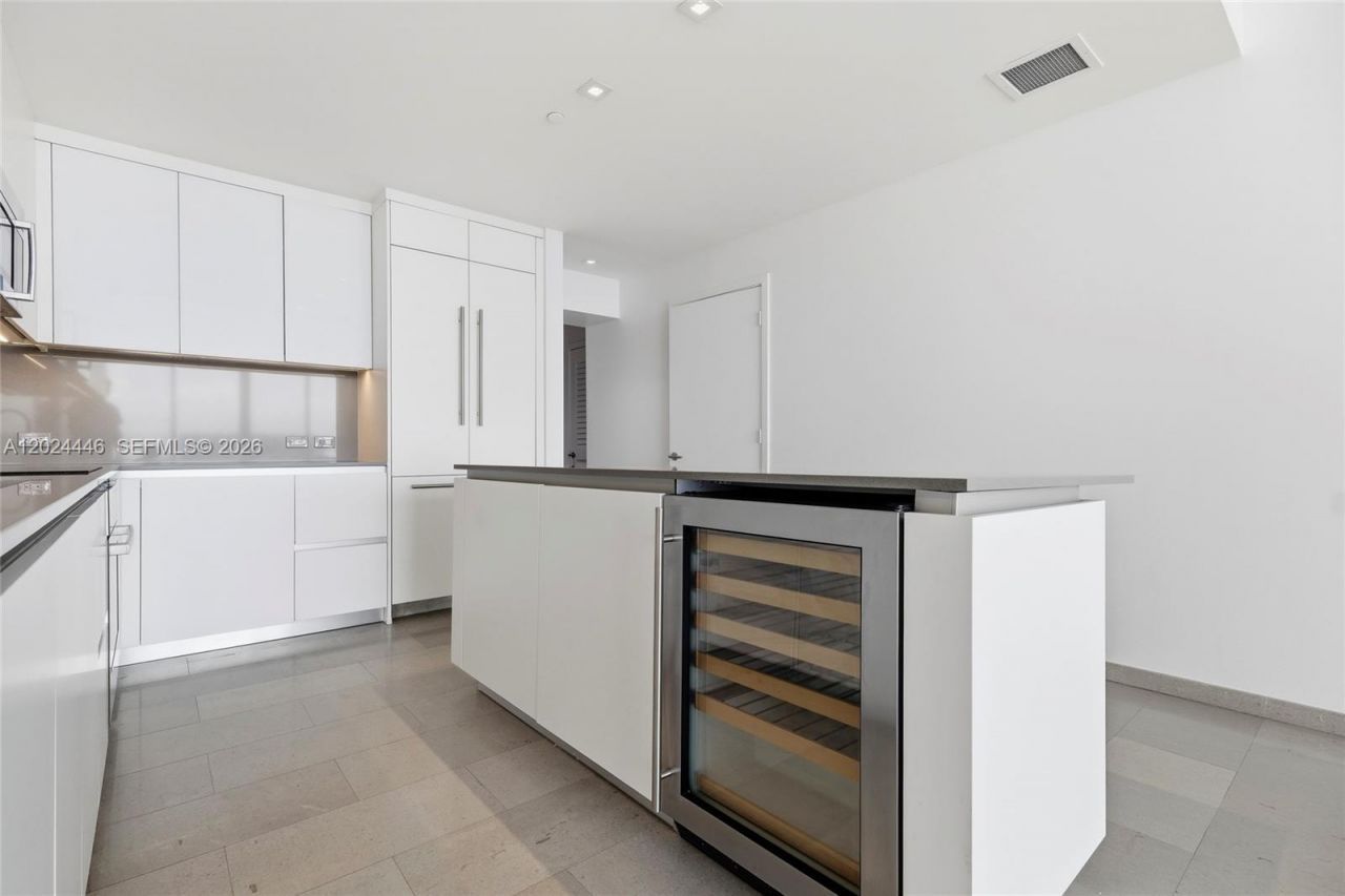 88 SW 7th St , Unit 2008, Miami, FL 33130 Photo