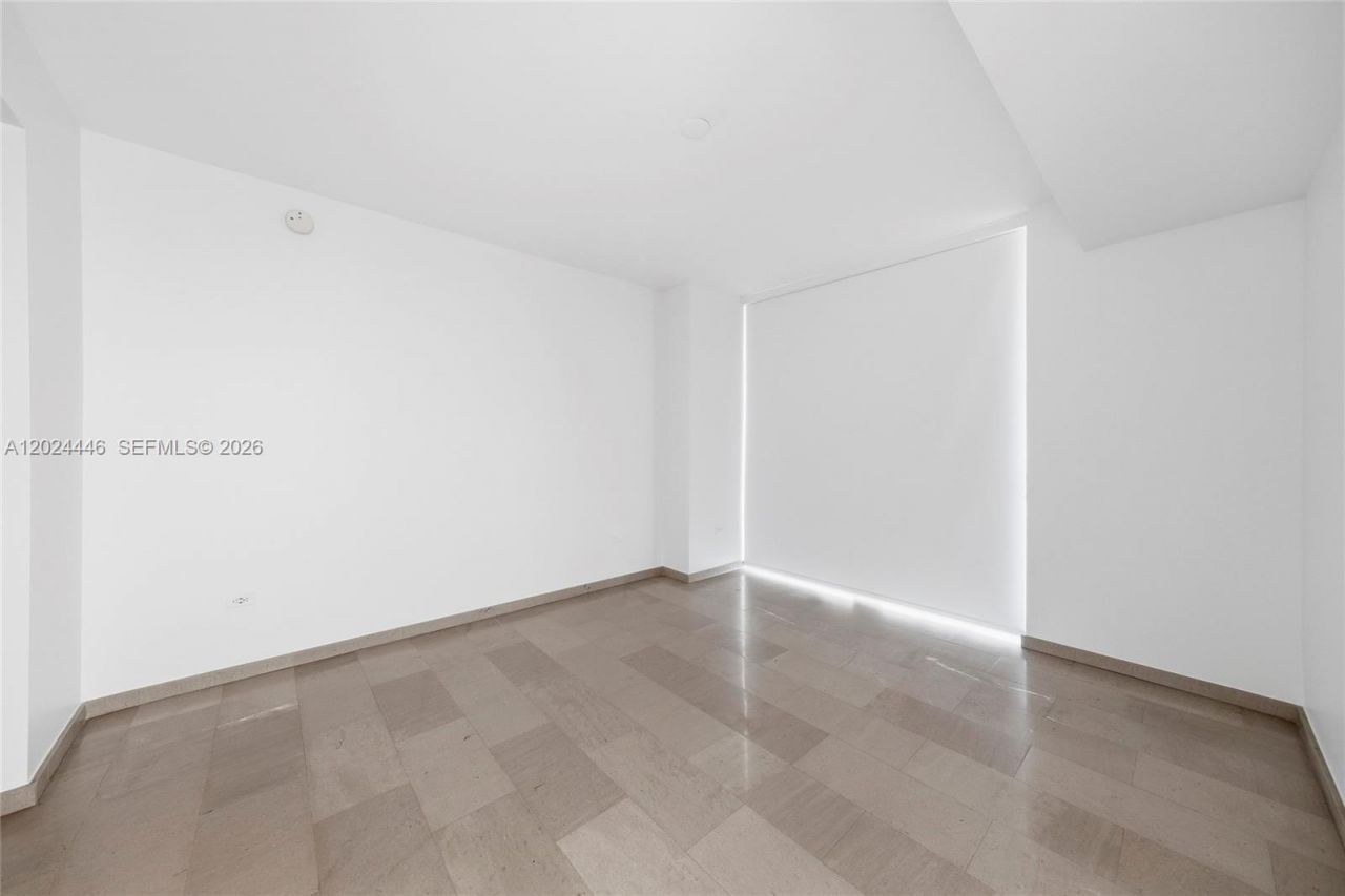 88 SW 7th St , Unit 2008, Miami, FL 33130 Photo