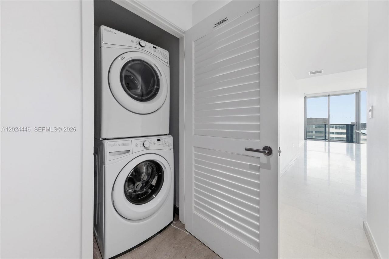 88 SW 7th St , Unit 2008, Miami, FL 33130 Photo