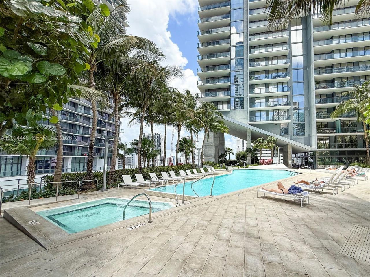 88 SW 7th St , Unit 2008, Miami, FL 33130 Photo