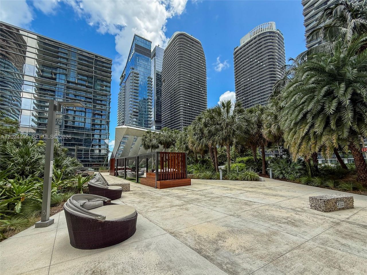 88 SW 7th St , Unit 2008, Miami, FL 33130 Photo