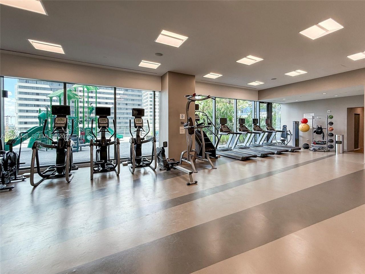 88 SW 7th St , Unit 2008, Miami, FL 33130 Photo