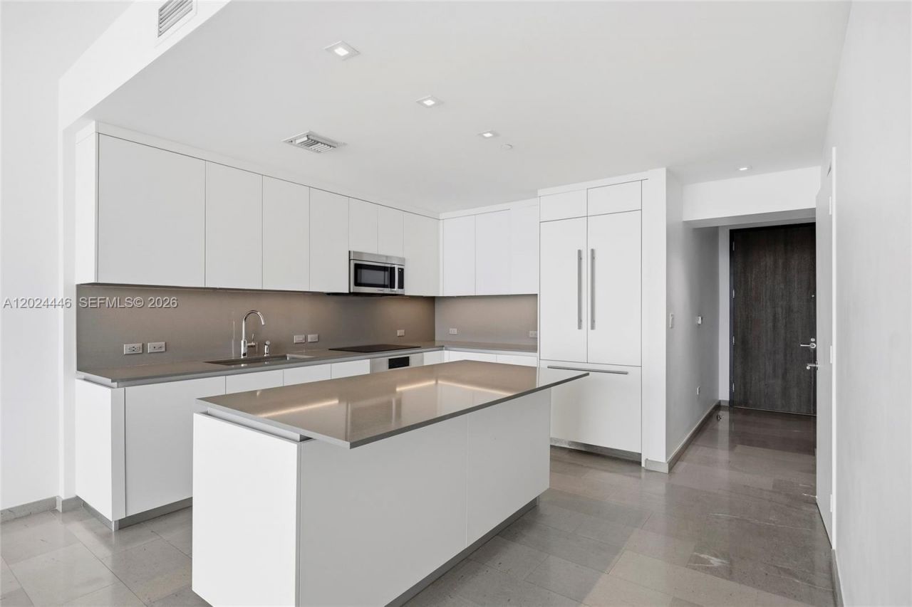 88 SW 7th St , Unit 2008, Miami, FL 33130 Photo