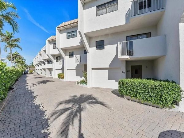 1222 Hillsboro Mile, Unit 15, Hillsboro Beach, FL 33062
