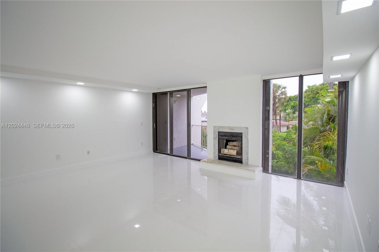 1222 Hillsboro Mile, Unit 15, Hillsboro Beach, FL 33062 Photo