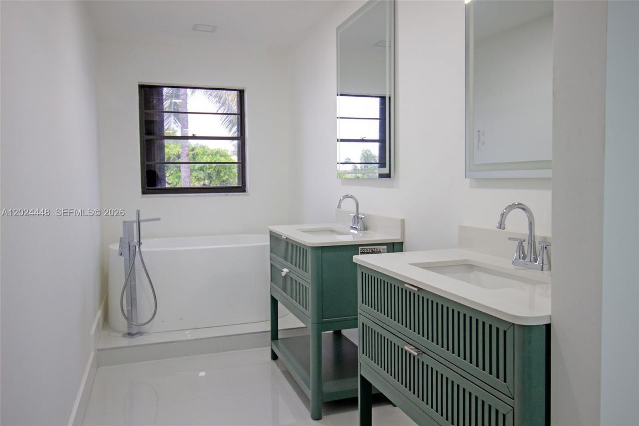 1222 Hillsboro Mile, Unit 15, Hillsboro Beach, FL 33062 Photo