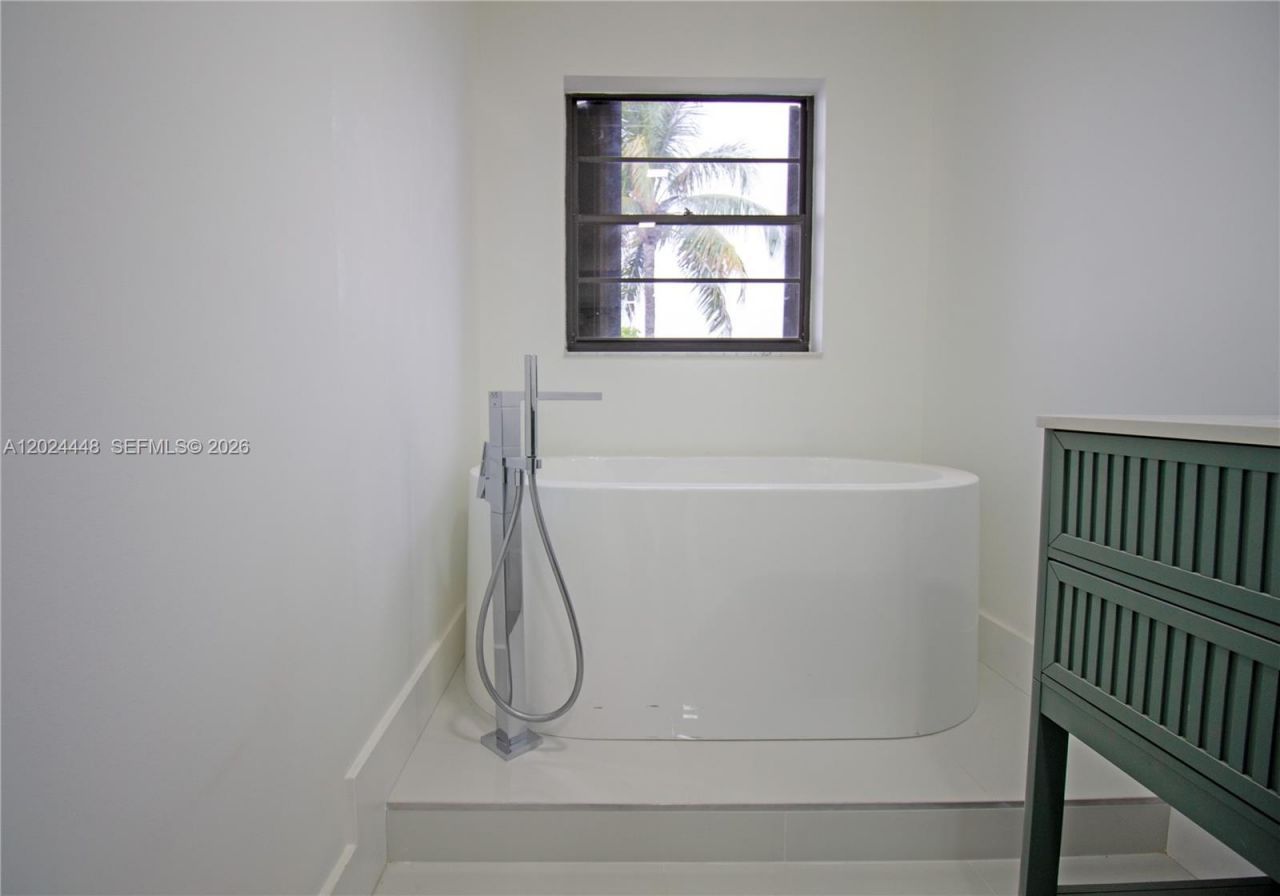 1222 Hillsboro Mile, Unit 15, Hillsboro Beach, FL 33062 Photo
