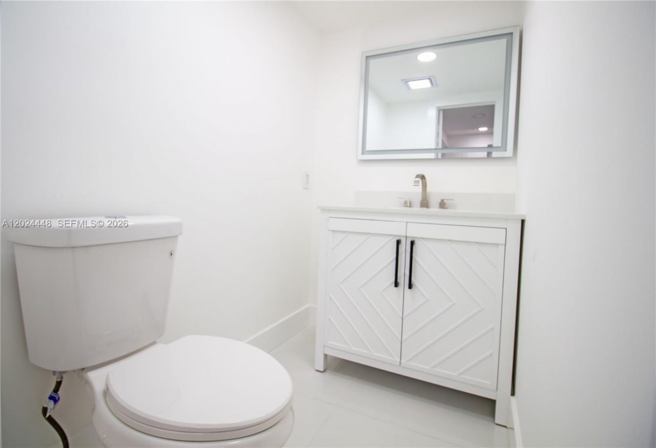 1222 Hillsboro Mile, Unit 15, Hillsboro Beach, FL 33062 Photo