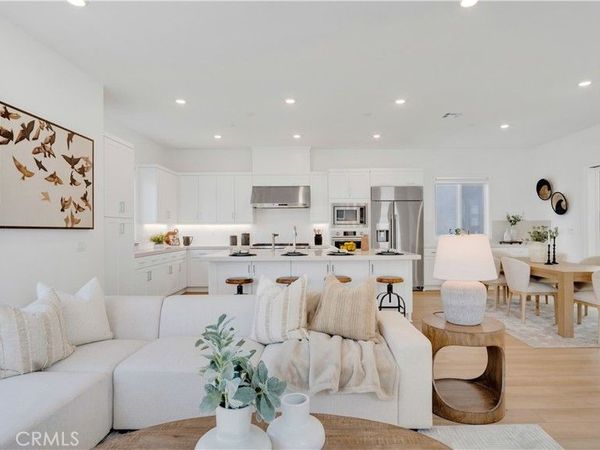 157 Sawbuck , Irvine, CA 92618