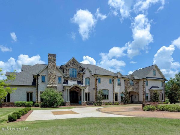 11281 Rd 468 , Philadelphia, MS 39350