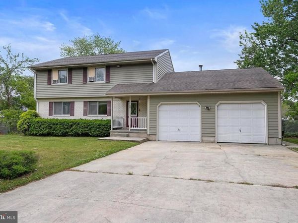 28 MEMORIAL DRIVE , BARNEGAT, NJ 08005