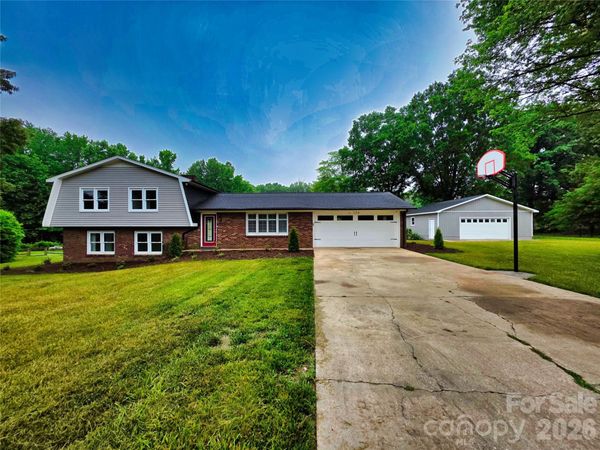 158 W Meadowview Drive , Statesville, NC 28625