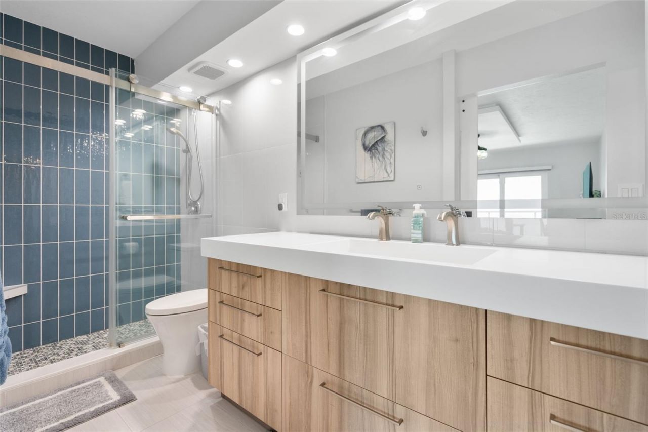 1050 Longboat Club Road, Unit 901, Longboat Key, FL 34228 Photo