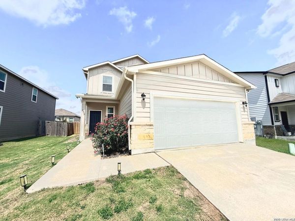 2512 Ayers, Seguin, TX 78155