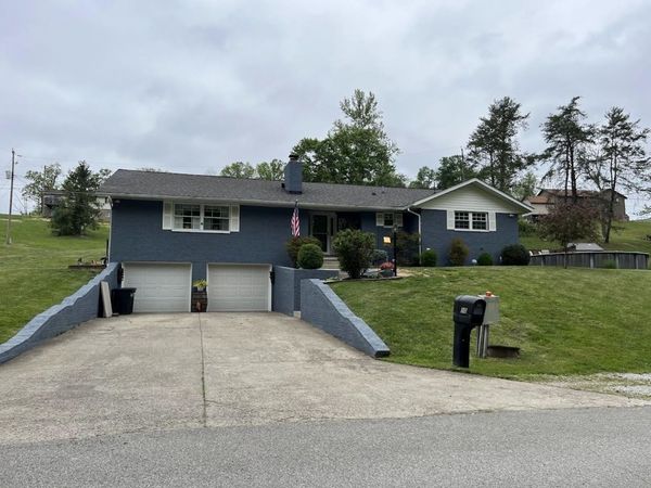 10 Dogwood Drive, Huntington, WV 25704
