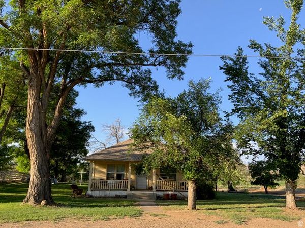 85 W 300 S, Escalante, UT 84726
