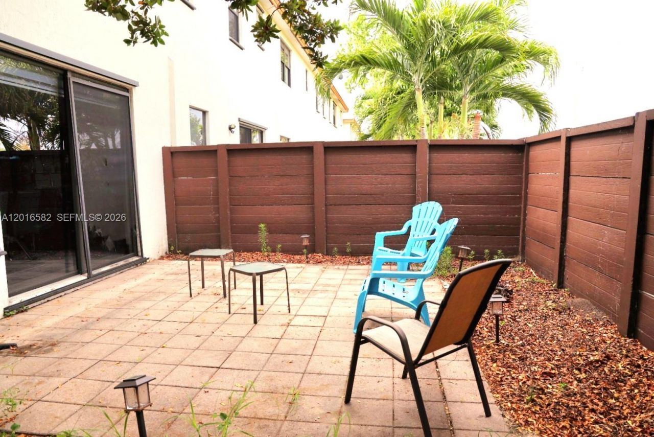 16012 NW 91st Ct, Miami Lakes, FL 33018 Photo