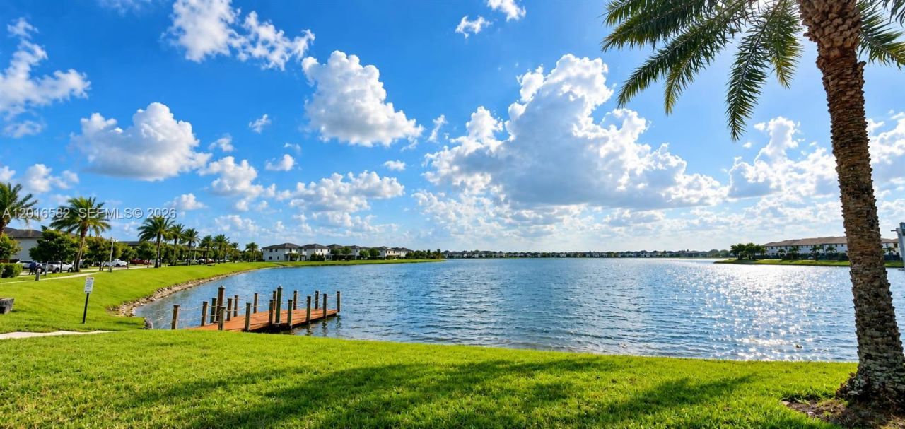 16012 NW 91st Ct, Miami Lakes, FL 33018 Photo