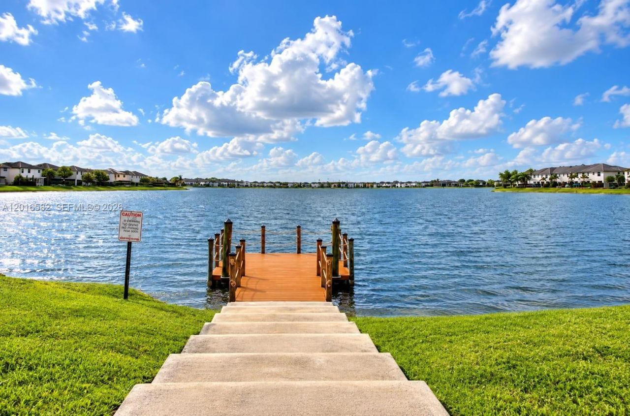 16012 NW 91st Ct, Miami Lakes, FL 33018 Photo