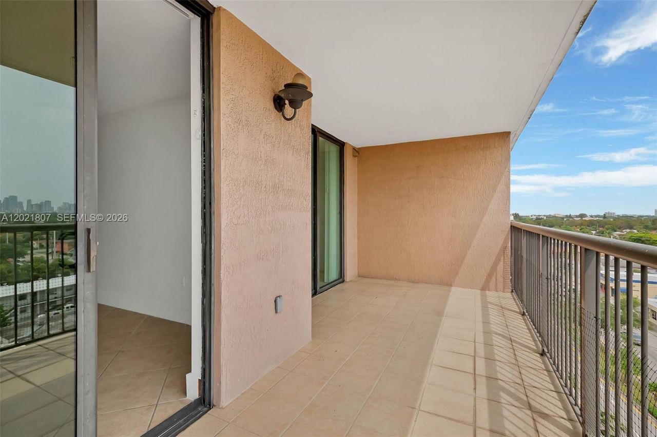 1690 SW 27th Ave , Unit 805, Miami, FL 33145 Photo