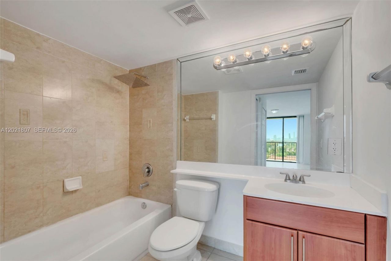 1690 SW 27th Ave , Unit 805, Miami, FL 33145 Photo