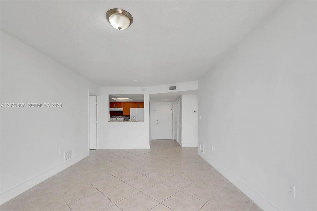 1690 SW 27th Ave , Unit 805, Miami, FL 33145 Photo