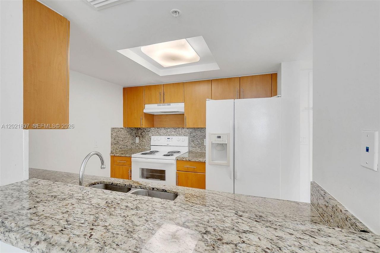 1690 SW 27th Ave , Unit 805, Miami, FL 33145 Photo