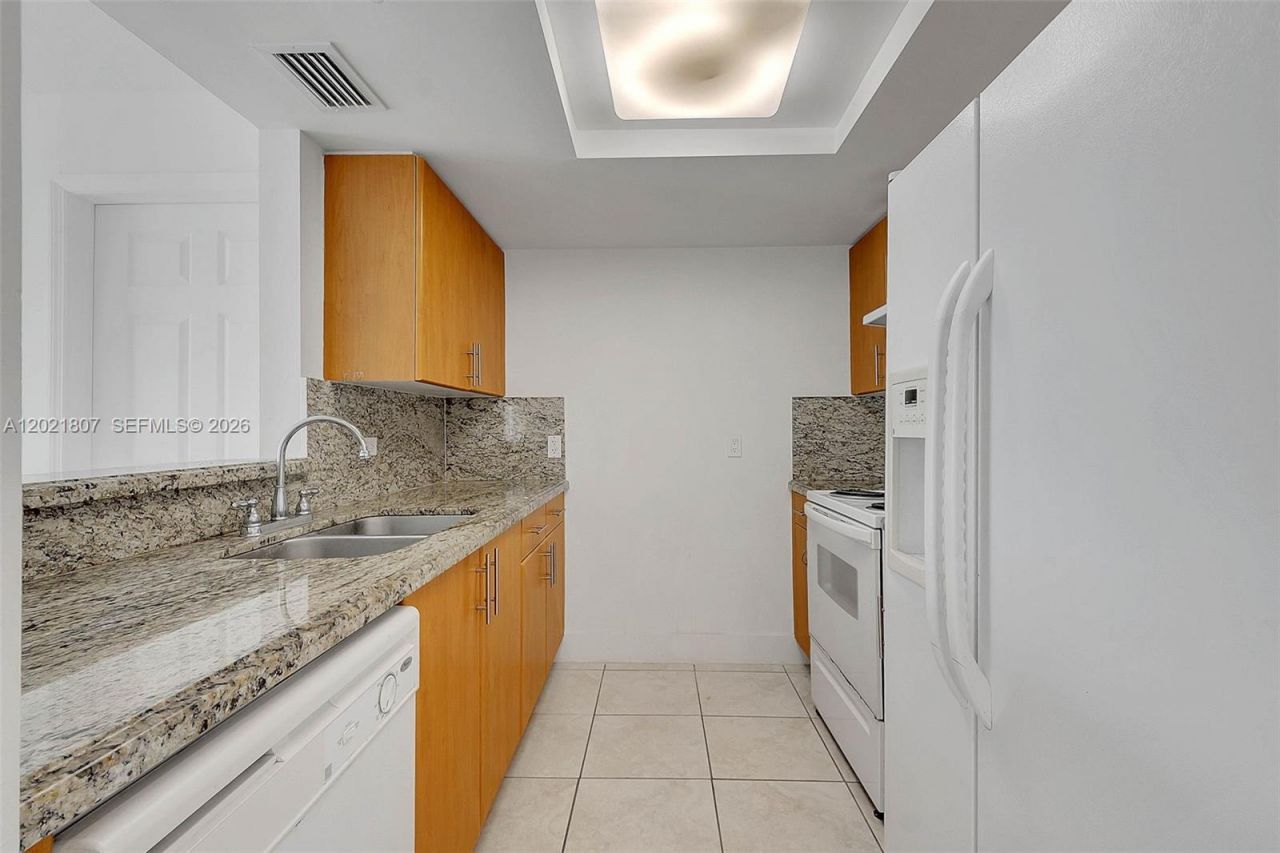 1690 SW 27th Ave , Unit 805, Miami, FL 33145 Photo