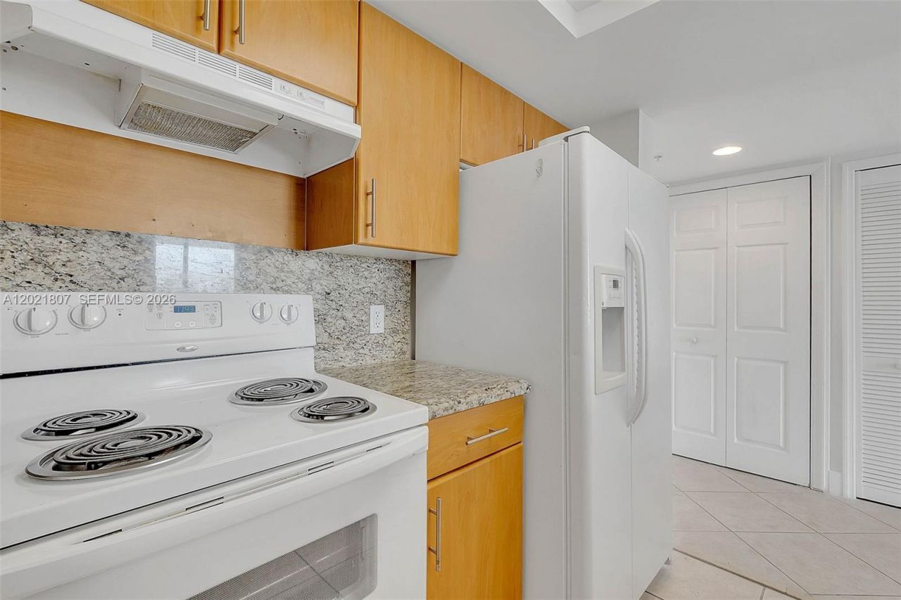 1690 SW 27th Ave , Unit 805, Miami, FL 33145 Photo