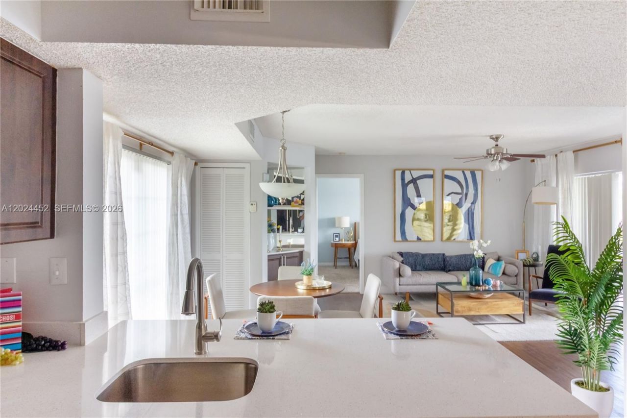 17230 NW 64th Ave, Unit #, Miami Lakes, FL 33015 Photo
