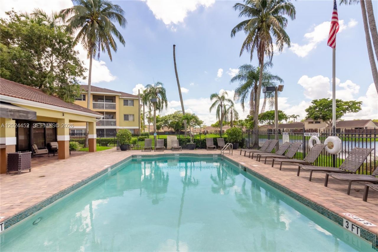 17230 NW 64th Ave, Unit #, Miami Lakes, FL 33015 Photo