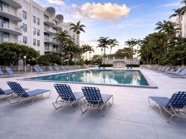 484 NW 165th St Rd, Unit A-111, Miami, FL 33169