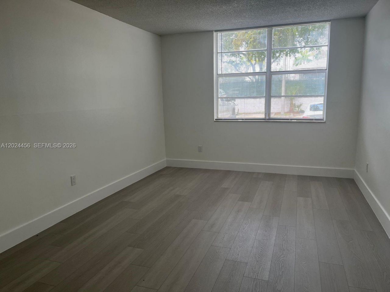 484 NW 165th St Rd, Unit A-111, Miami, FL 33169 Photo