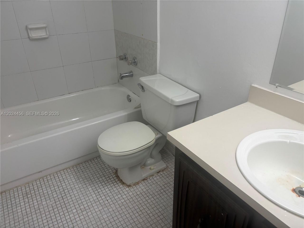 484 NW 165th St Rd , Unit A-111, Miami, FL 33169 Photo