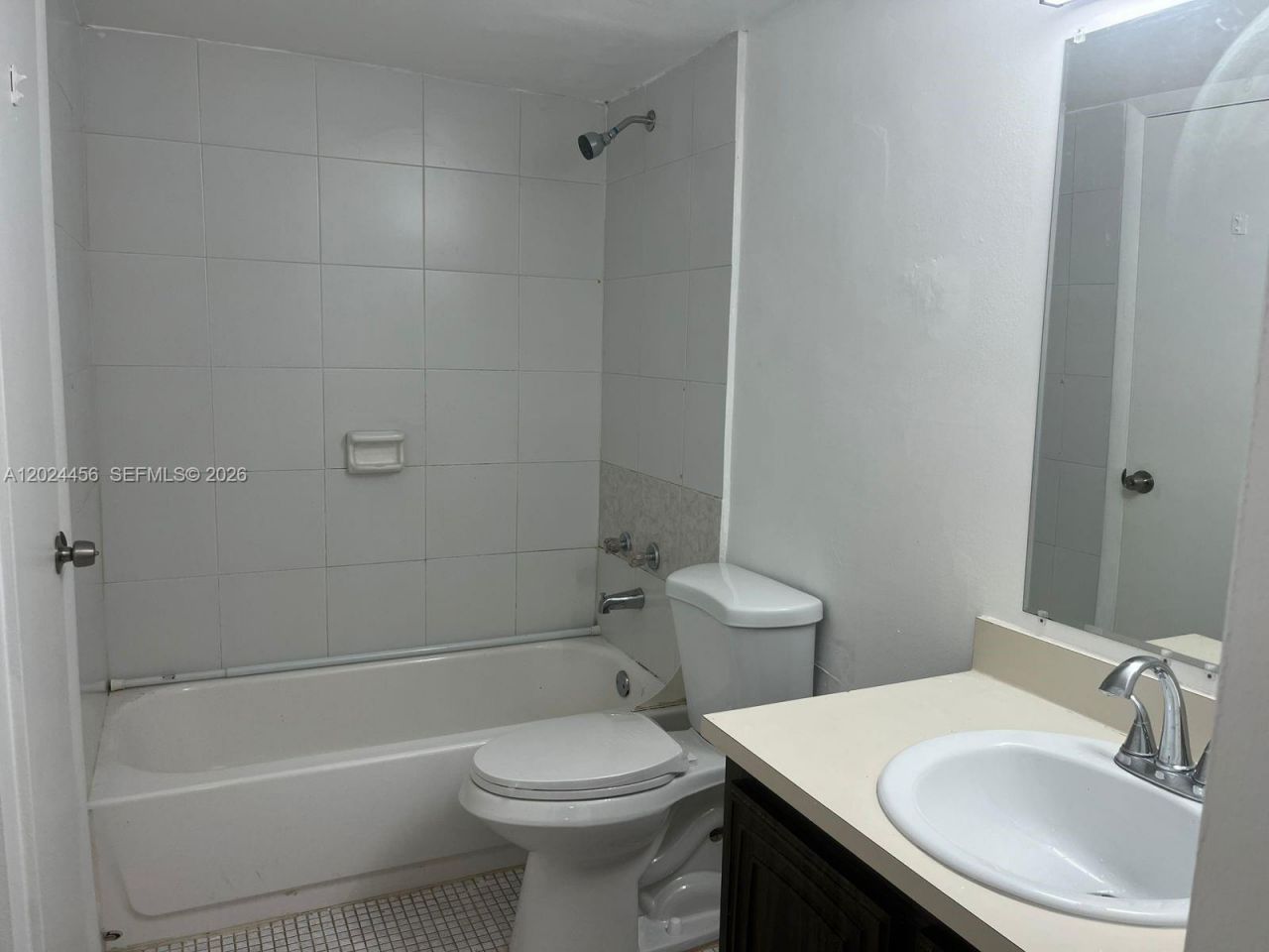 484 NW 165th St Rd, Unit A-111, Miami, FL 33169 Photo