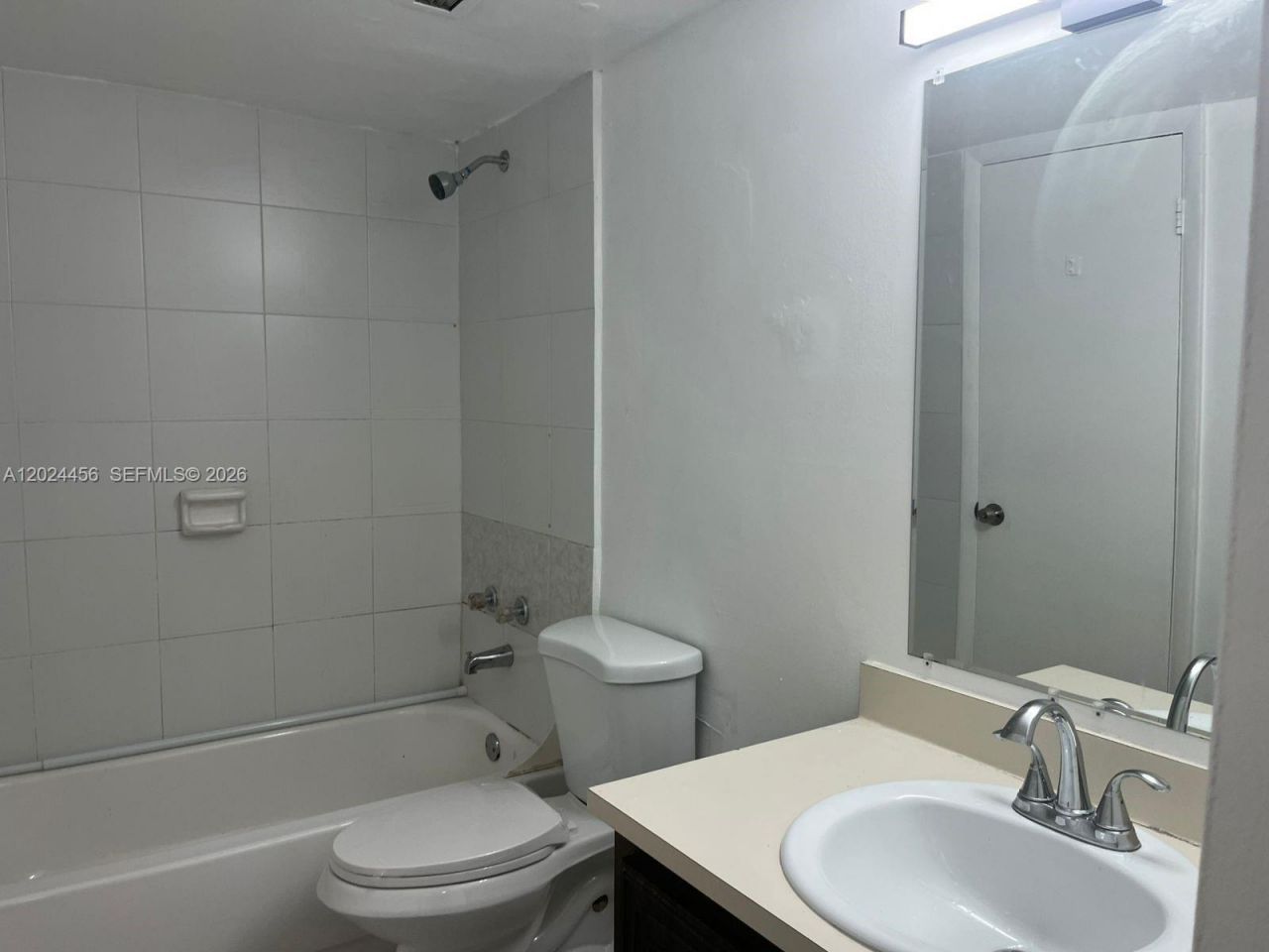 484 NW 165th St Rd, Unit A-111, Miami, FL 33169 Photo