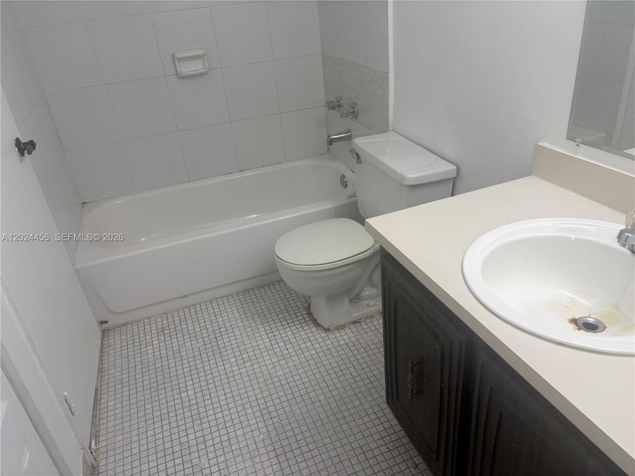 484 NW 165th St Rd , Unit A-111, Miami, FL 33169 Photo