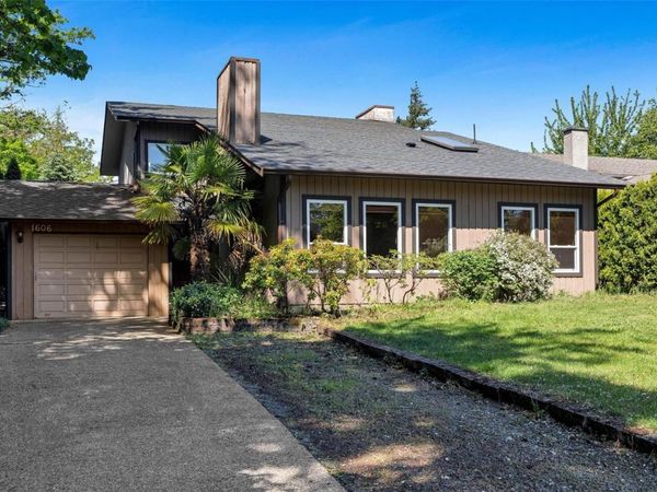 1606 Candela Pl , Saanich, BC V8N 5P4