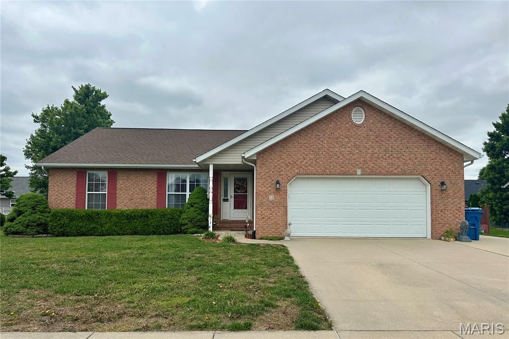 50 Willow Lane , Highland, IL 62249 Main Photo