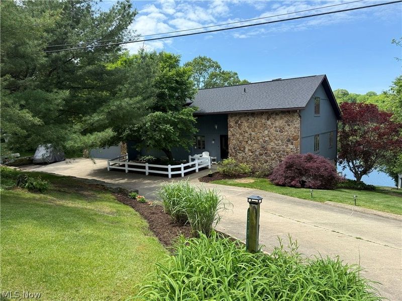 3790 E Buckhorn Drive, Millersburg, OH 44654 Photo 2