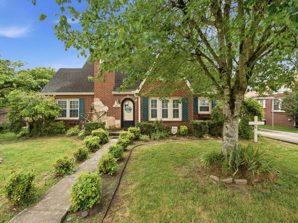 518 Jefferson Ave E, Carthage, TN 37030