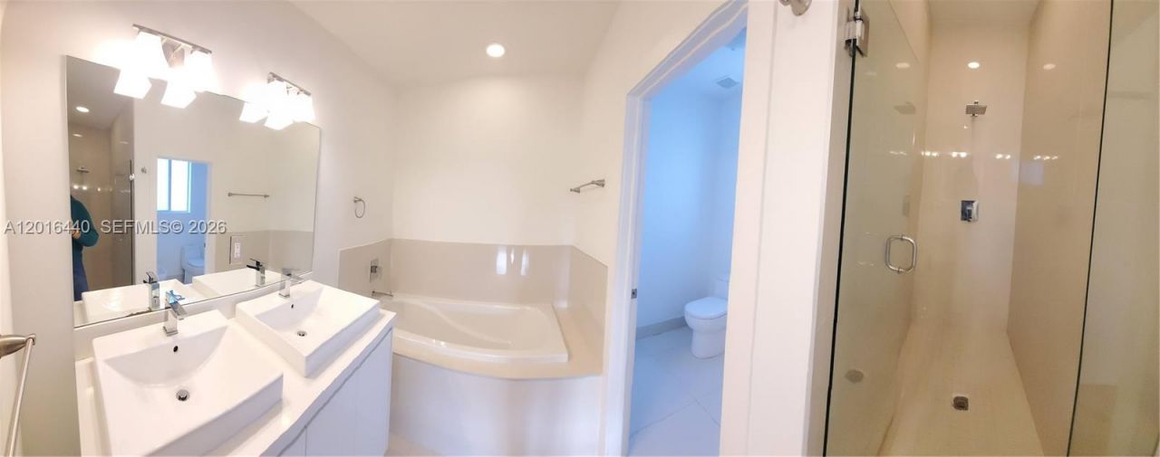 7210 NW 103rd Path , Doral, FL 33178 Photo