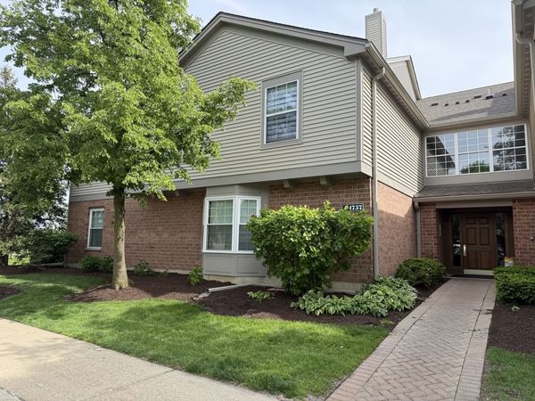 1757 Eastwood Court, Unit 4, Schaumburg, IL 60195